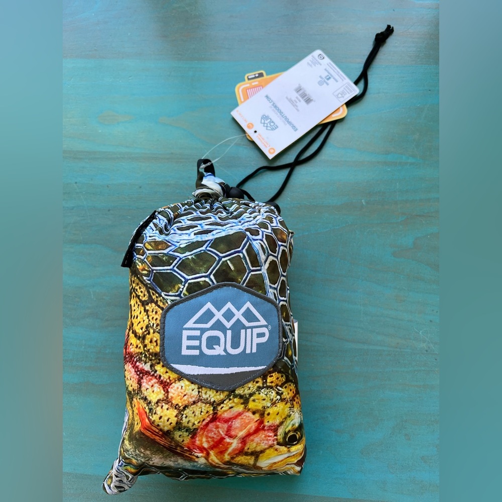 NWT Equip photo real travel hammock with fish graphic - Picture 3 of 4